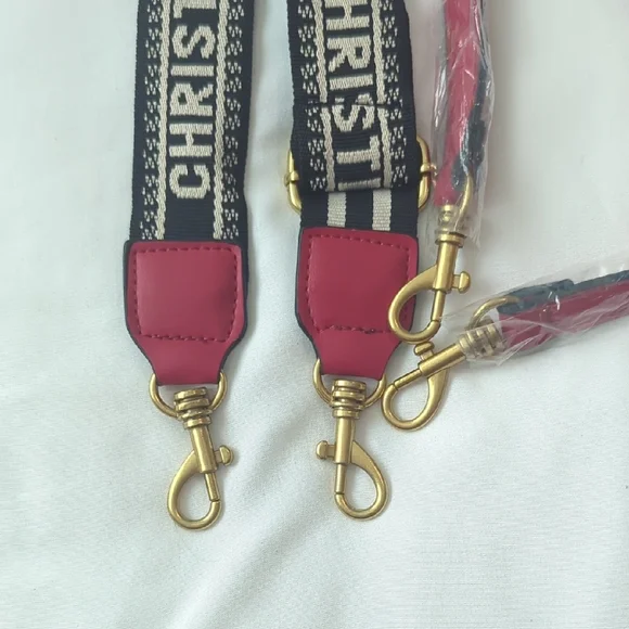 CD Red and Black Shoulder Bag - Picture 5 of 6